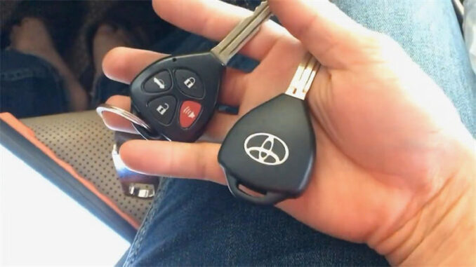 xhorse-vvdi-key-tool-max-copy-toyota-camry-2014-key-chip (7) Xhorse VVDI Key Tool Max copy Toyota Camry 2014 key chip