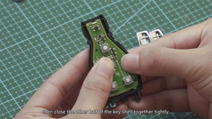disassemble-install-xhorse-vvdi-mb-be-key-step-by-step (6) Disassemble & Install Xhorse VVDI MB BE Key