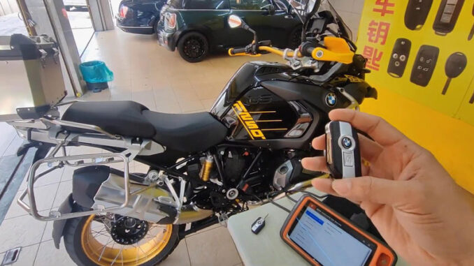 vvdi2-key-tool-plus-added-bmw-motorcycle-8a-obd-key-learning (4) VVDI2 and Key Tool Plus added BMW Motorcycle OBD Key Learning