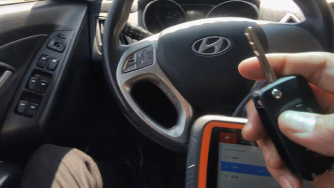 Xhorse VVDI Key Tool Plus Adds 2015 Hyundai ix35 Key by OBD